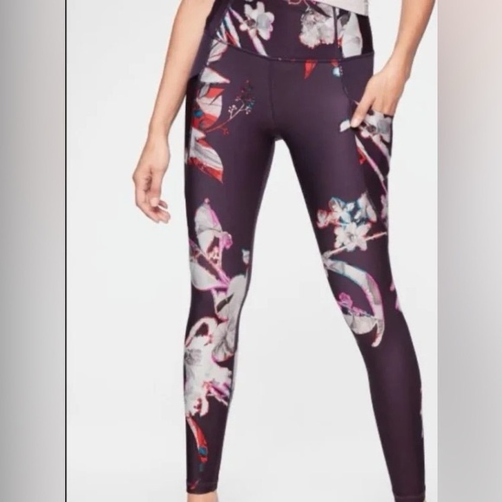 Athleta Salutation Stash Pocket Leggings